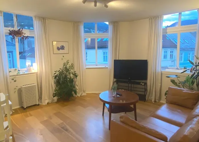 Unique Relaxed Corner Flat In * Bergen