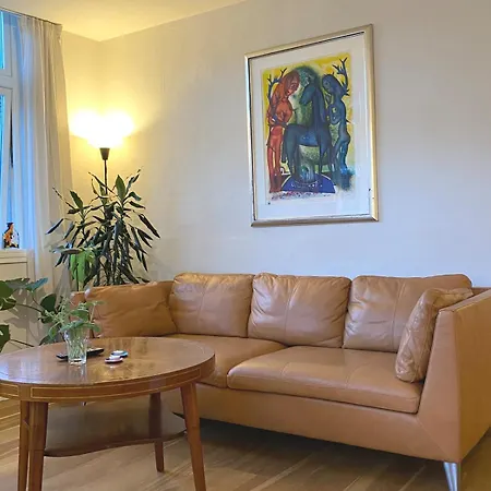 Unique Relaxed Corner Flat In Central Bergen * Bergen