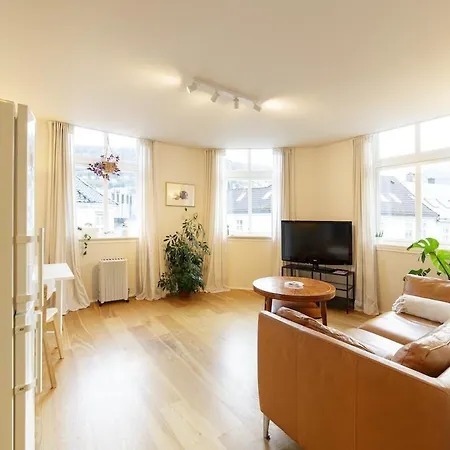 Unique Relaxed Corner Flat In Bergen