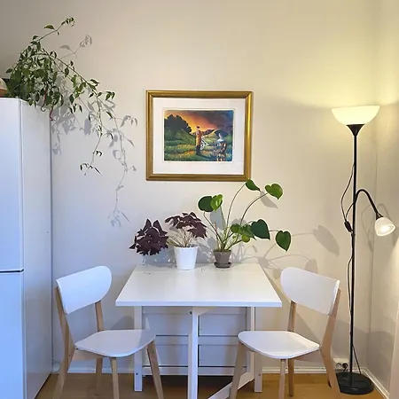 Unique Relaxed Corner Flat In Central Bergen * Bergen