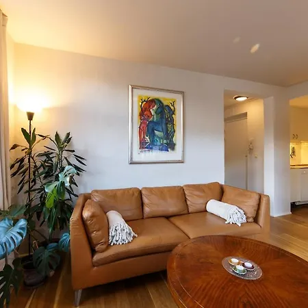 Unique Relaxed Corner Flat In Central Bergen * Bergen