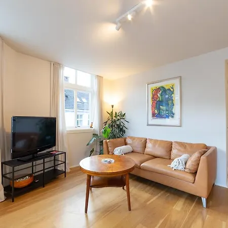 Unique Relaxed Corner Flat In Central Bergen * Bergen