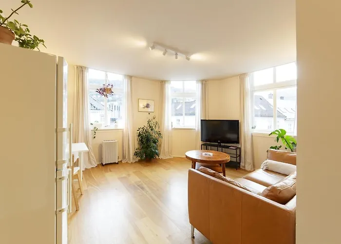 Unique Relaxed Corner Flat In Bergen