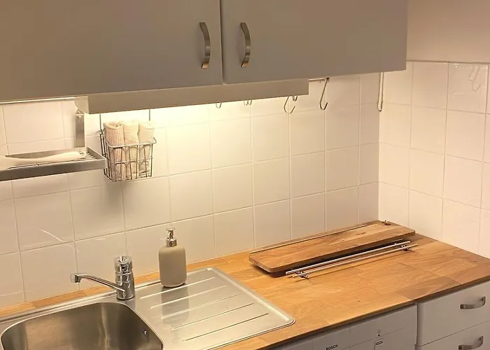 Unique Relaxed Corner Flat In *